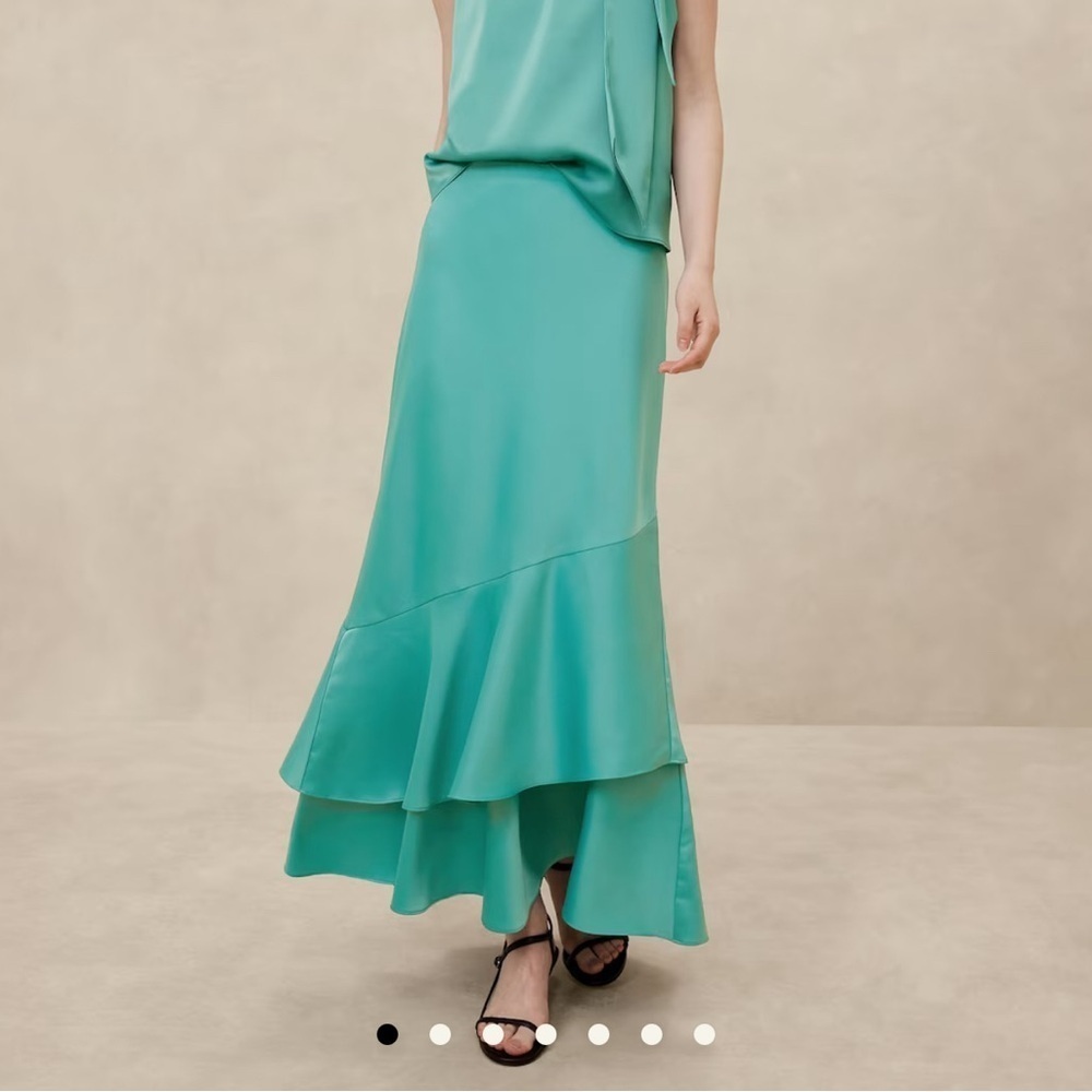 Banana Republic factory SATIN TIERED MAXI SKIRT